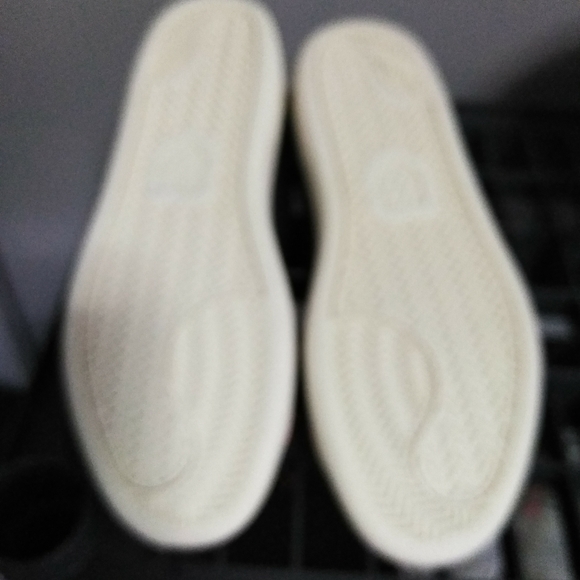 Women's sneakers size 6 - Picture 3 of 5